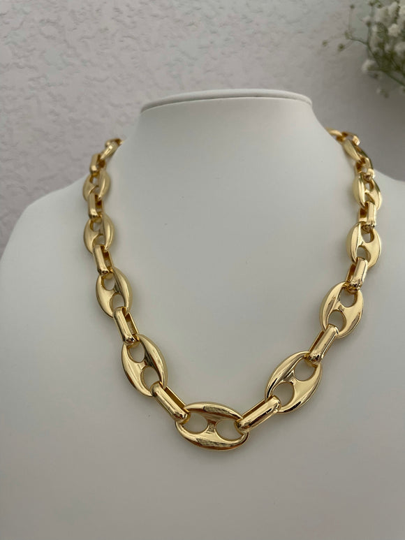 GuSSi Bold Necklace